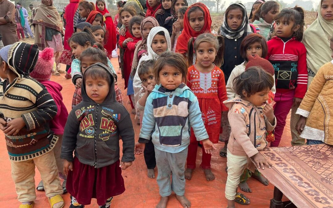 Licht in die Ziegeleien bringen – Weihnachtsappell für 1000 Kinder